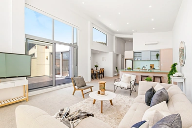 Te Aro 3 Bedroom Single level Sunny Penthouse with Superb Sea Views