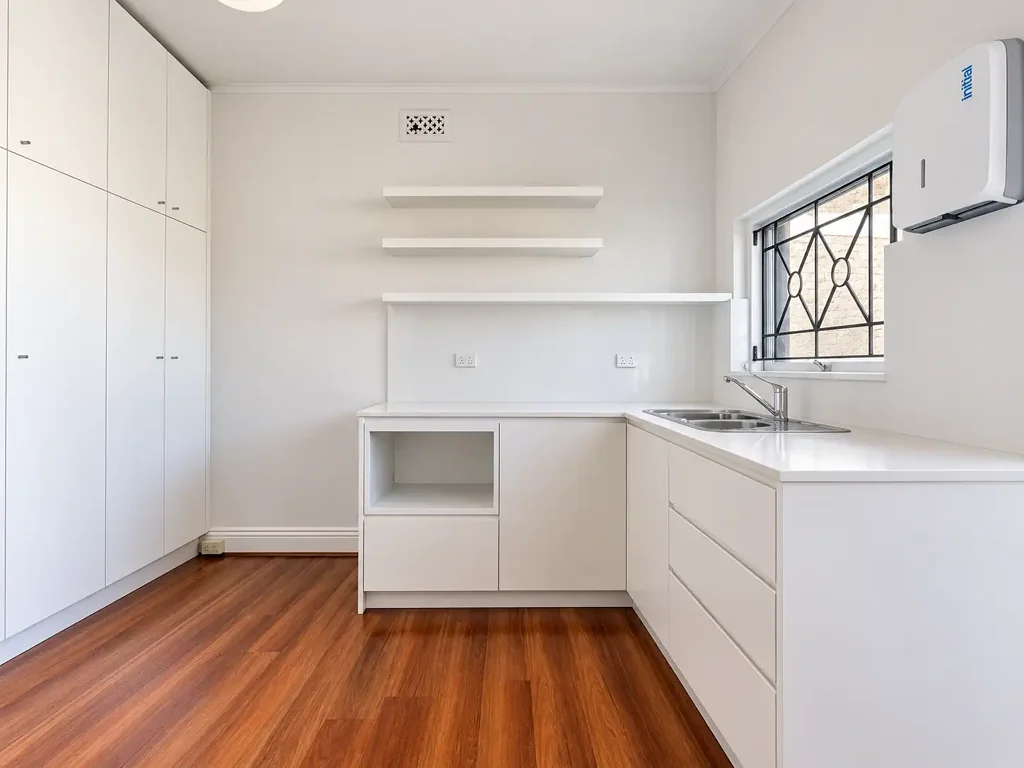 One of a kind shop top apartment in the heart of Ashfield
