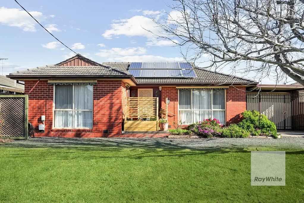 Gladstone Park 3Zimmer Exceptional Potential in the Best Location