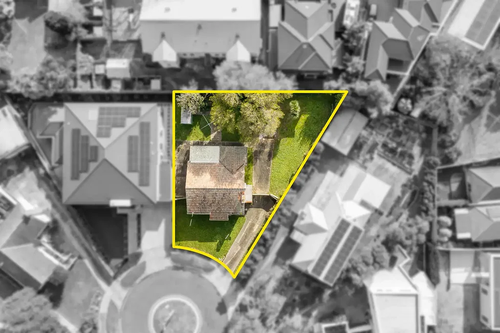 Ashburton 2Zimmer Parkside Access. North-Facing Rear. Court Location