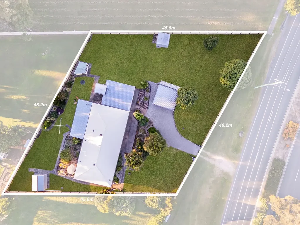 Boronia Heights 4બેડરૂમ LOW-SET BEAUTY ON 1,942M2 - LIVE, INVEST OR SUBDIVIDE!