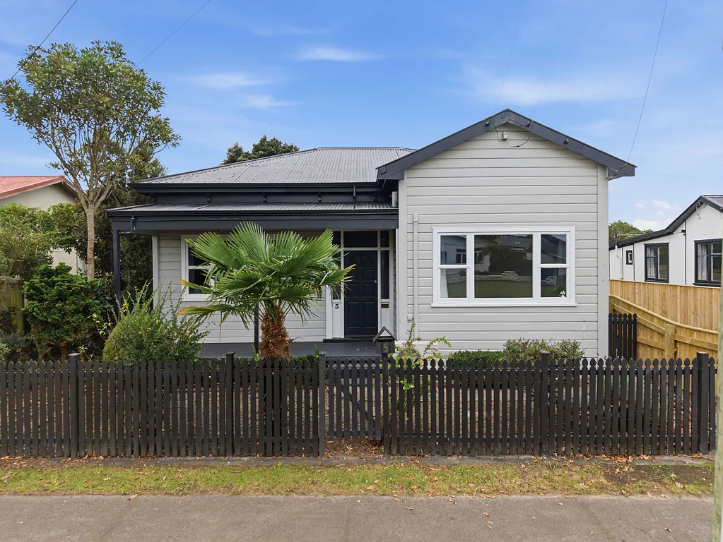 Wanganui East 3ห้องนอน Character, comfort and  exceptional value