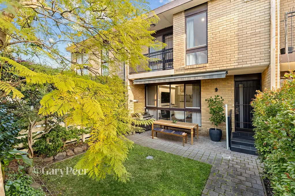Caulfield 3Phòng ngủ North-facing street-fronted sanctuary, fantastic location