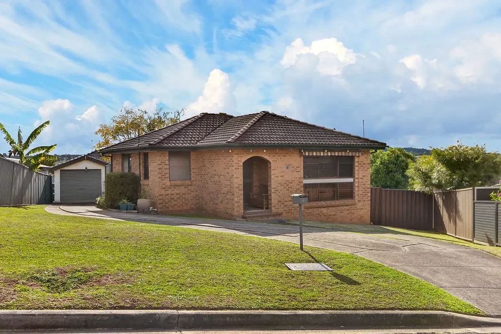 St Andrews 3Kwarto Prime Location & Endless Backyard Potential