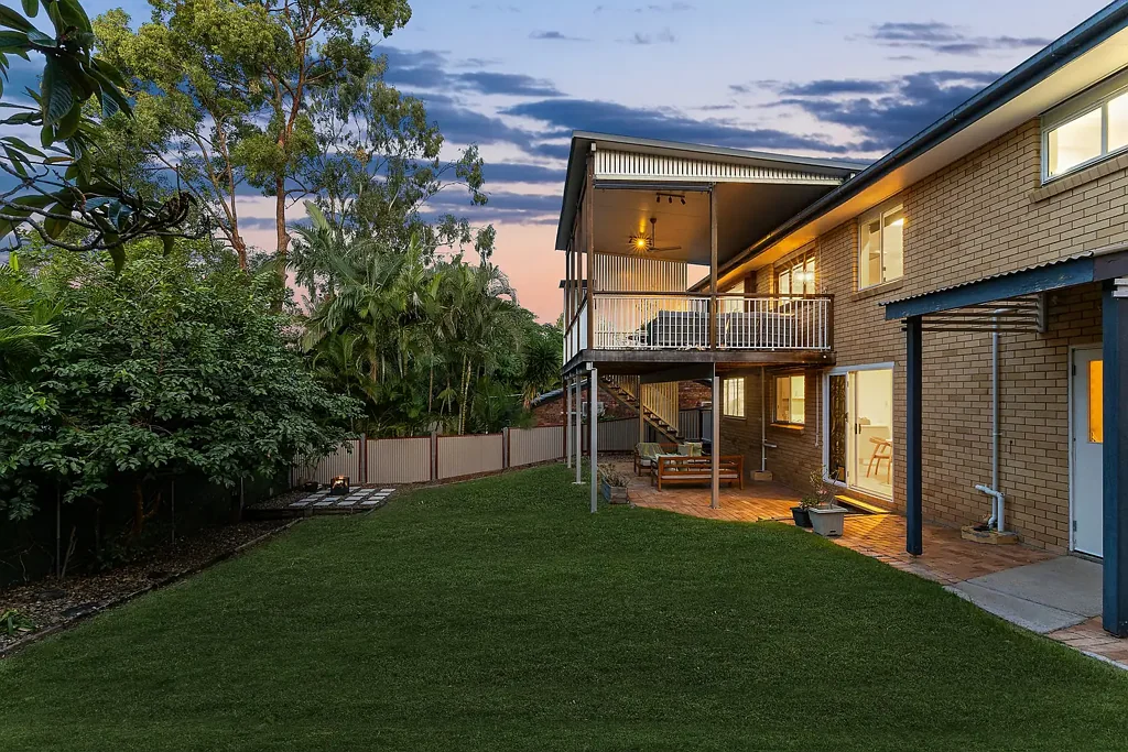 Chapel Hill 4બેડરૂમ Dual Living with Expansive Outdoor Entertaining