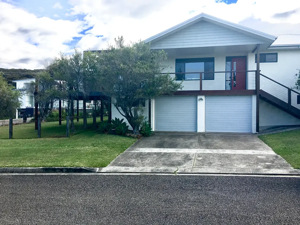 Exceptional property with ocean views and fully furnished!