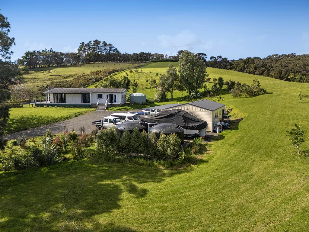 Helensville 4Phòng ngủ Unique Lifestyle - Home & Income
