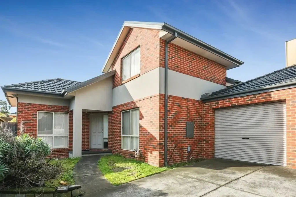 Comfortable & Convenient Living in Prime Clayton Location