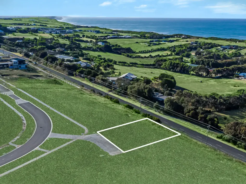 Warrnambool 海滨瑰宝 优越地理位置 18.3米宽幅地块 北向海景 无遮挡视野 醇熟配套 近海滩 Blue Hole Hopkins River畔高端奢居！ 43 Von Guerard Boulevard