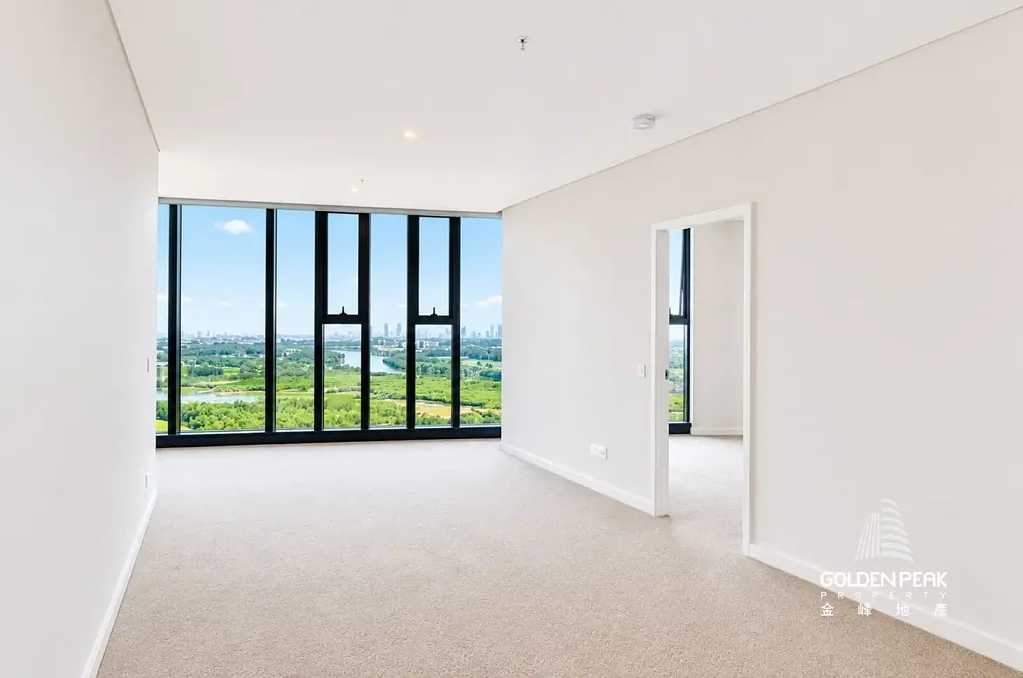 *** Deposit taken after 1st inspection *** Designer style 2-bedroom apartment with sweeping district outlooks