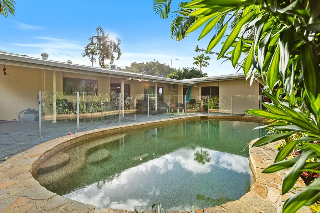 Whitfield 4ห้องนอน Family Home in a Peaceful Whitfield Cul-de-Sac