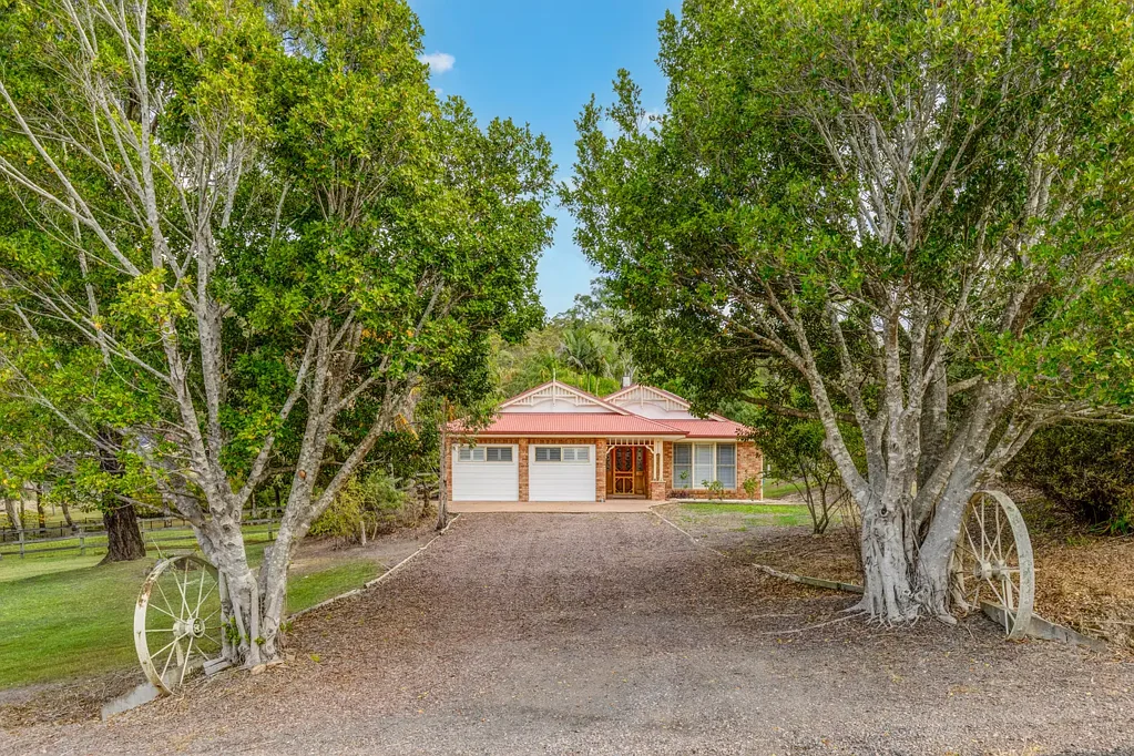 Glen Oak 4房  Potential Plus with Water Views!