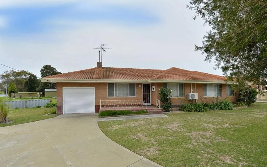 Centrally Located Family Home!