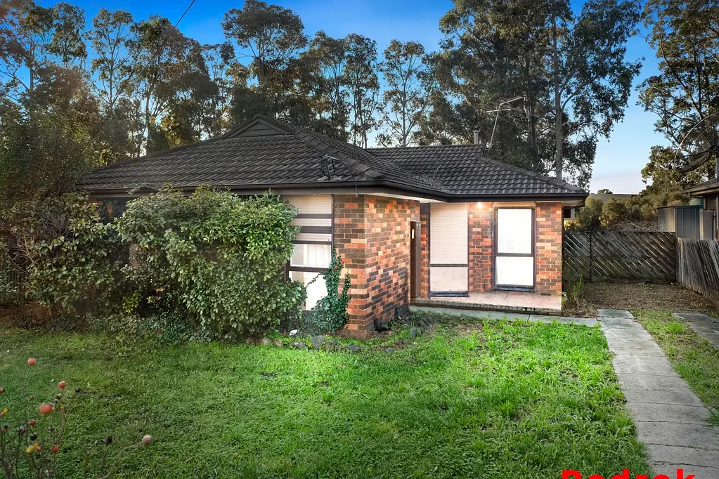 Bundoora 3房 成熟地块潜力无限 优质教育环绕 便捷交通网络 双客厅舒居设计 Dual Occupancy Property: Ready to Build with Approved Plans and Permits!
