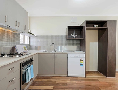 9/3-5 Grandview Avenue, Maribyrnong, VIC 3032, 2 Kuwarto, 1 Banyo, Townhouse