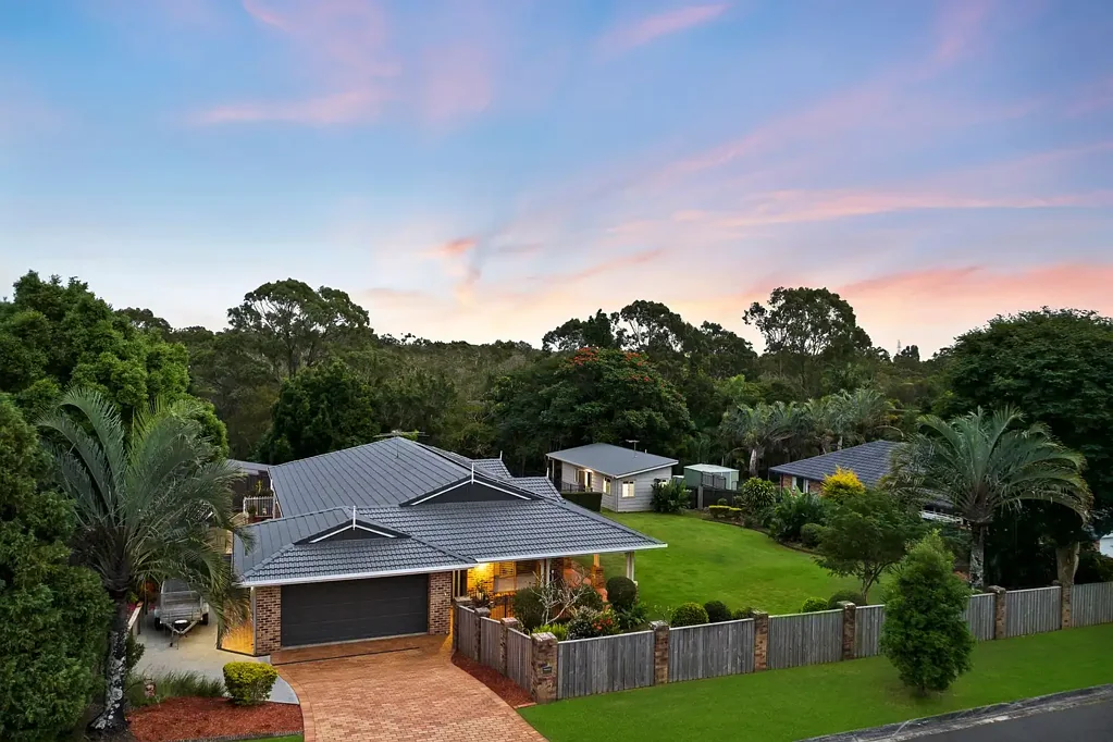 Thornlands 5房  Large Lowset Home with Granny Flat on a Sprawling Block
