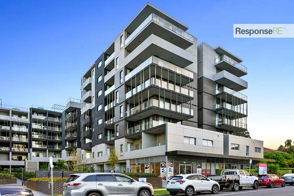 Spectacular 3-bed Top-Floor Apartment with Sunset & Mountain Views!