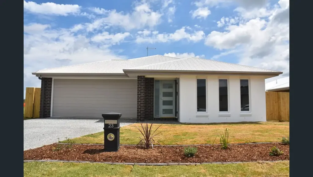Modern Family Home in Prime Plainland Location!