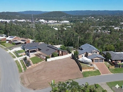 Helensvale  PROPERTY MUST BE SOLD - OPEN TO OFFERS PRIOR TO AUCTION