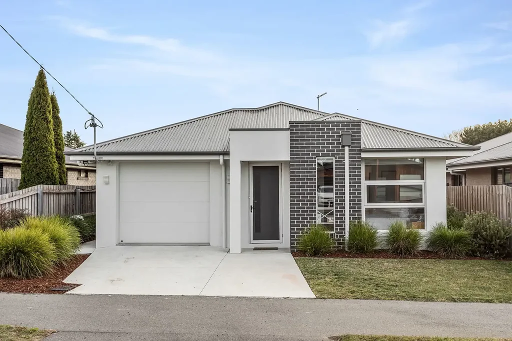 Westbury 3Zimmer Modern home, low maintenance with flat and easy access