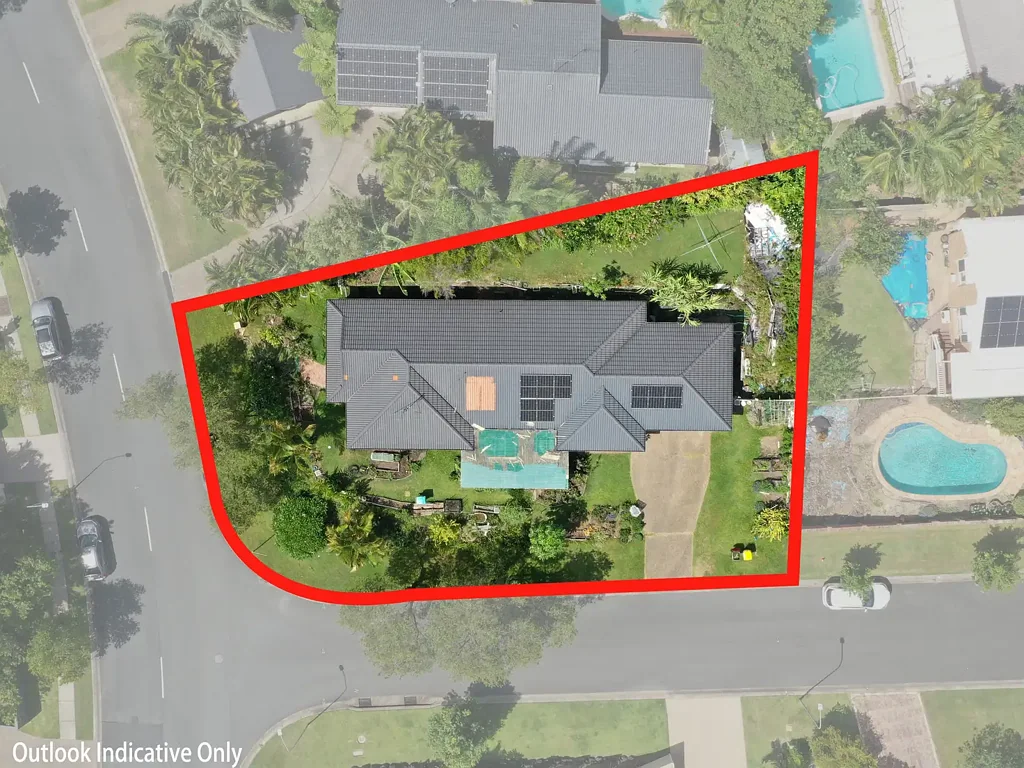 Robina 3房  840sqm DA Approved Subdivision – Build Two Freestanding Homes