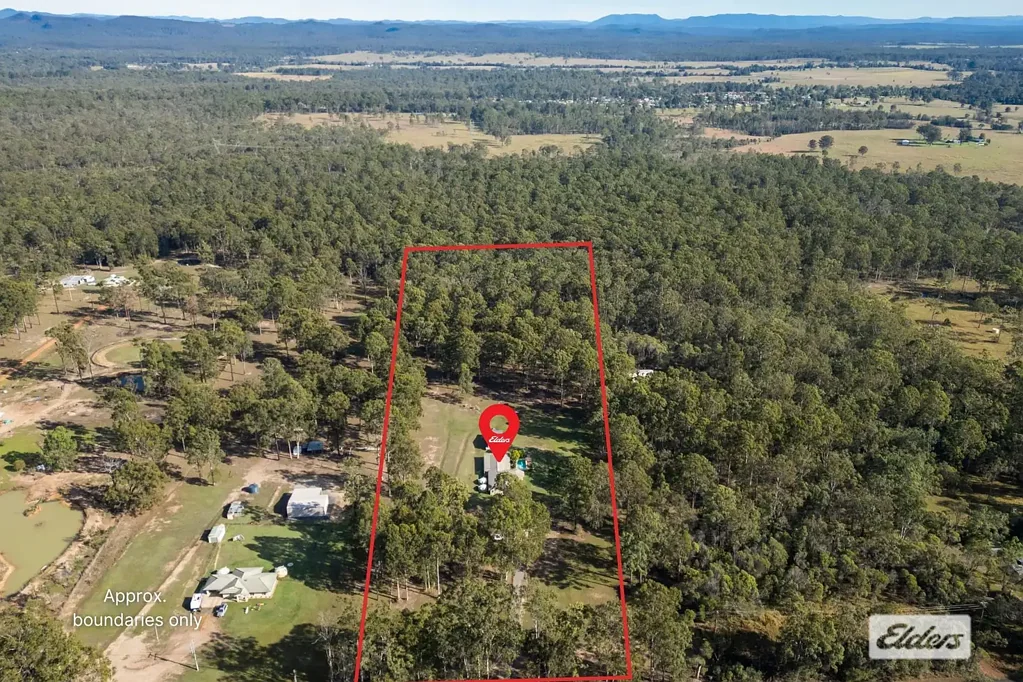 Coutts Crossing 4chambre Acreage Living at Its Best – First Time on the Market