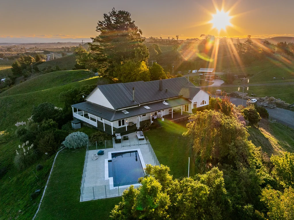 Taradale 5Zimmer Charming villa, vineyard vistas, city convenience