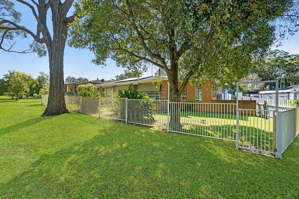 13 Buckingham Close, Thornton, NSW 2322