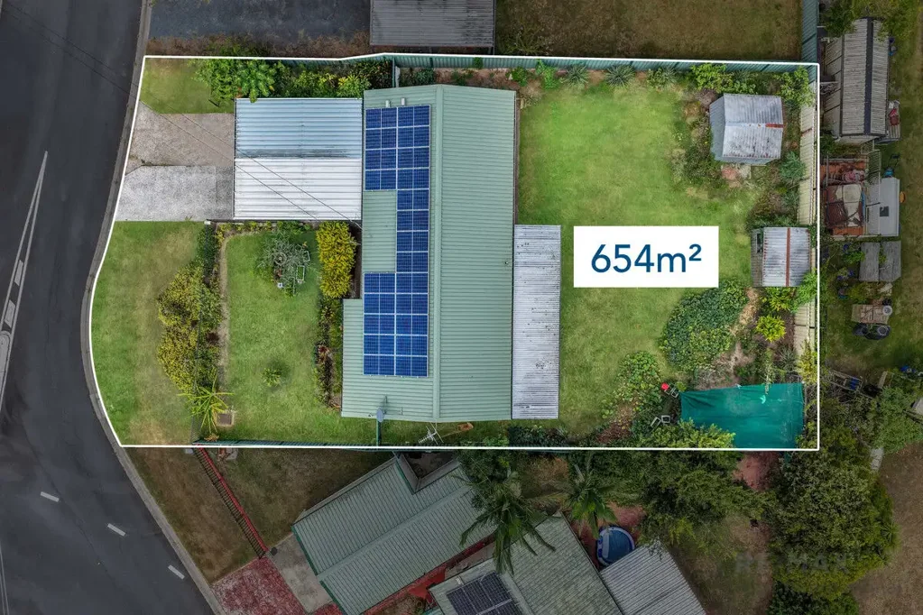 Marsden 3房 宽敞转角地块 低维护庭院 靠近学校商店 交通便利 首次购房优选 Spacious Corner Block Family Home in Prime Marsden Location