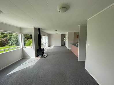 3 bedroom handy to town