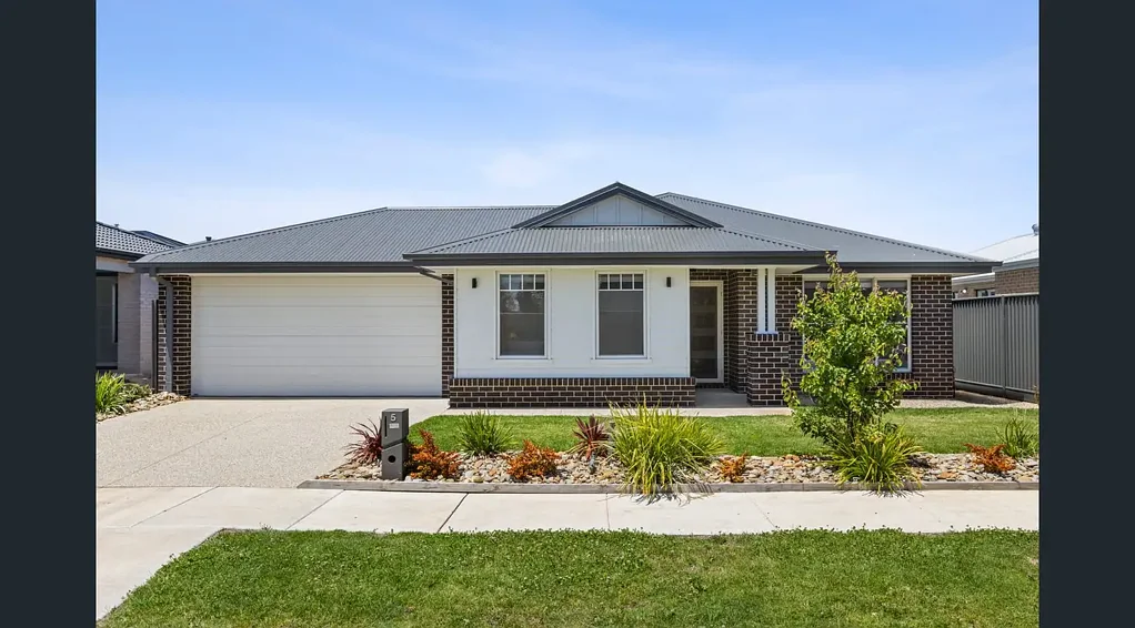 Spacious Family Living in a Quiet Lara Location