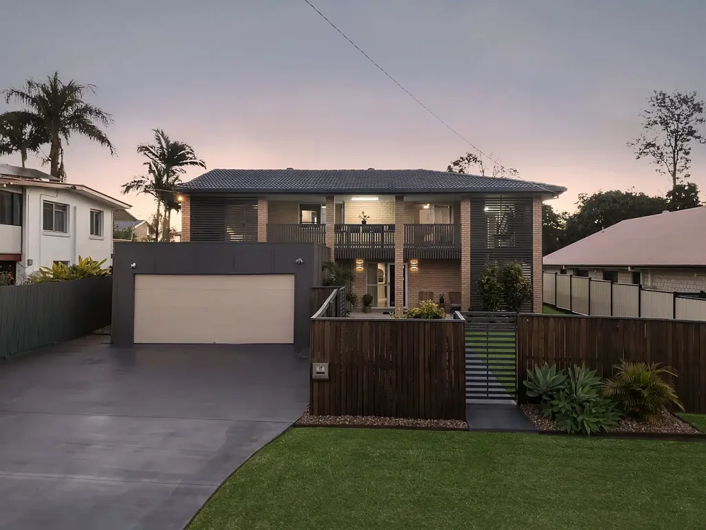 17 Mary Street, Flinders View, QLD 4305