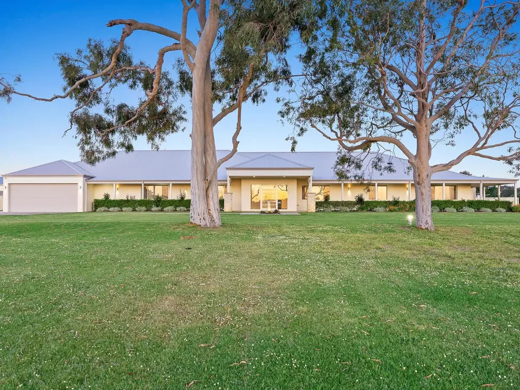 Brunswick Exceptional 100-Acre Equestrian Estate