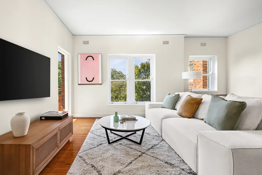 Bellevue Hill 2 Bedroom North Facing Light Filled Art Deco Beauty with Sweeping Views to Harbour
