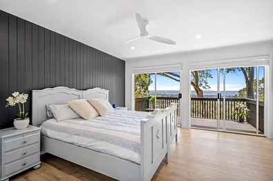 Bateau Bay 4 Bedroom Elevated, north-facing living with panoramic views