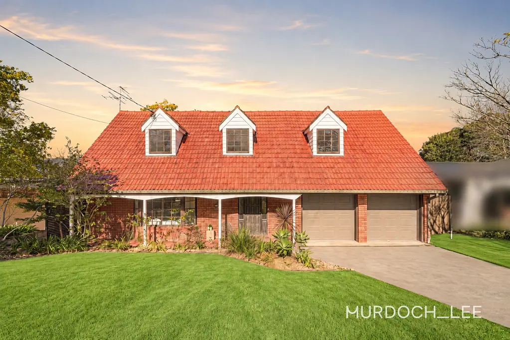 Castle Hill 4 Bedroom Newly Renovated Family Haven with an Oversized Sunroom & Private Garden Sanctuary
