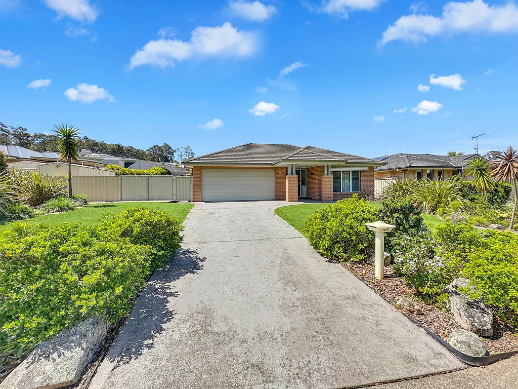 105 Edward Road, Batehaven, NSW 2536