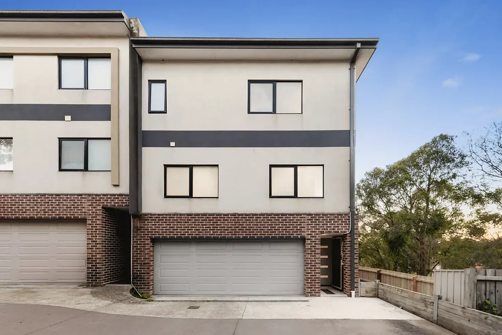 Burwood 4 Bedroom Contemporary Parkside Townhouse in Prime Burwood Location