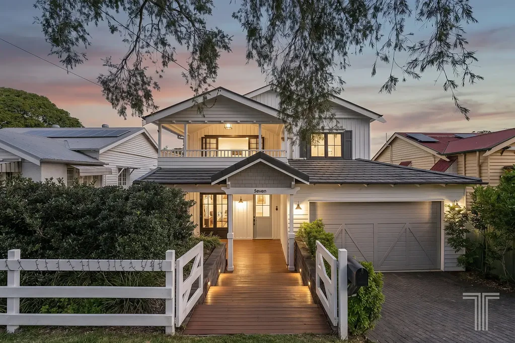 Coorparoo 5Zimmer Timeless Character, Modern Luxury and a Family Lifestyle Worth Holding Onto