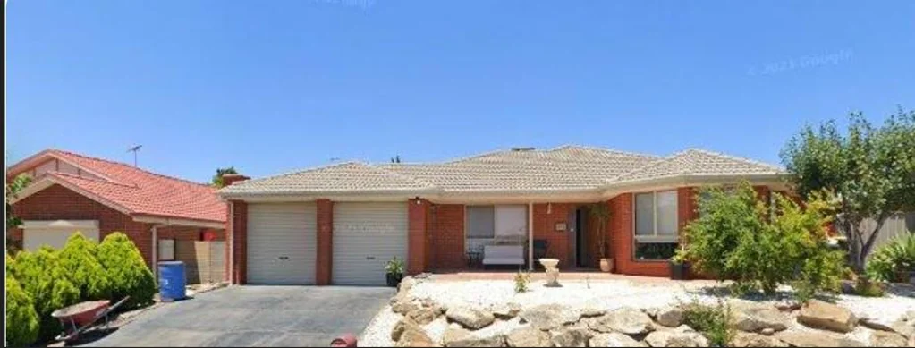 4 BEDROOMS , 2 BATHS ,2 LOCK UP GARAGE AIR/HEATING DUCTED