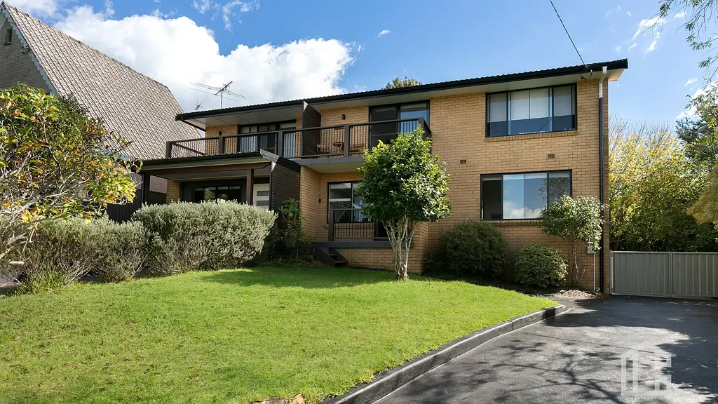 1 & 2/12 Douglas Street, Faulconbridge, NSW 2776