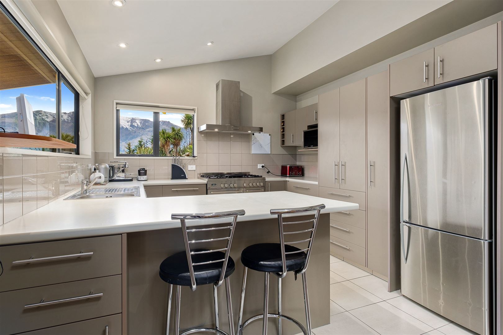 92 Lachlan Avenue, Hawea Flat, Queenstown Lakes, 6 રૂમ, 3 બાથરૂમ