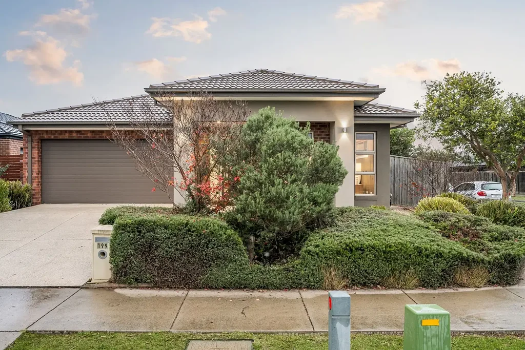 Armstrong Creek 4房  Refined Family Living On A Spacious Corner Block