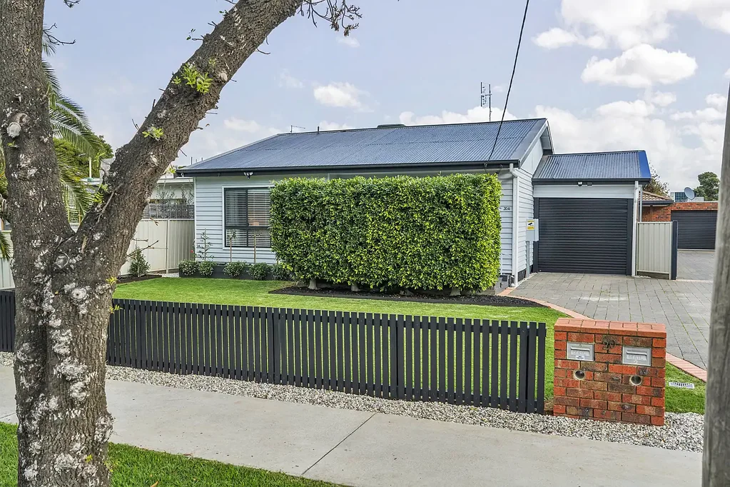 Moama 2房  Cottage Charm, Modern Comforts - in the Heart of Moama