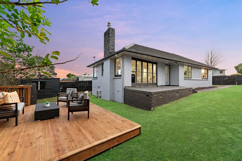 Massey 4部屋 Freehold, Renovated, H & I Potential - Brick &...