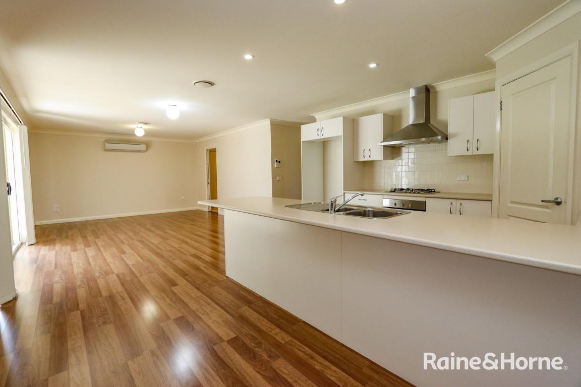 8 COBB AV, LLANARTH NSW 2795, 0 chambres, 0 salles de bain, House