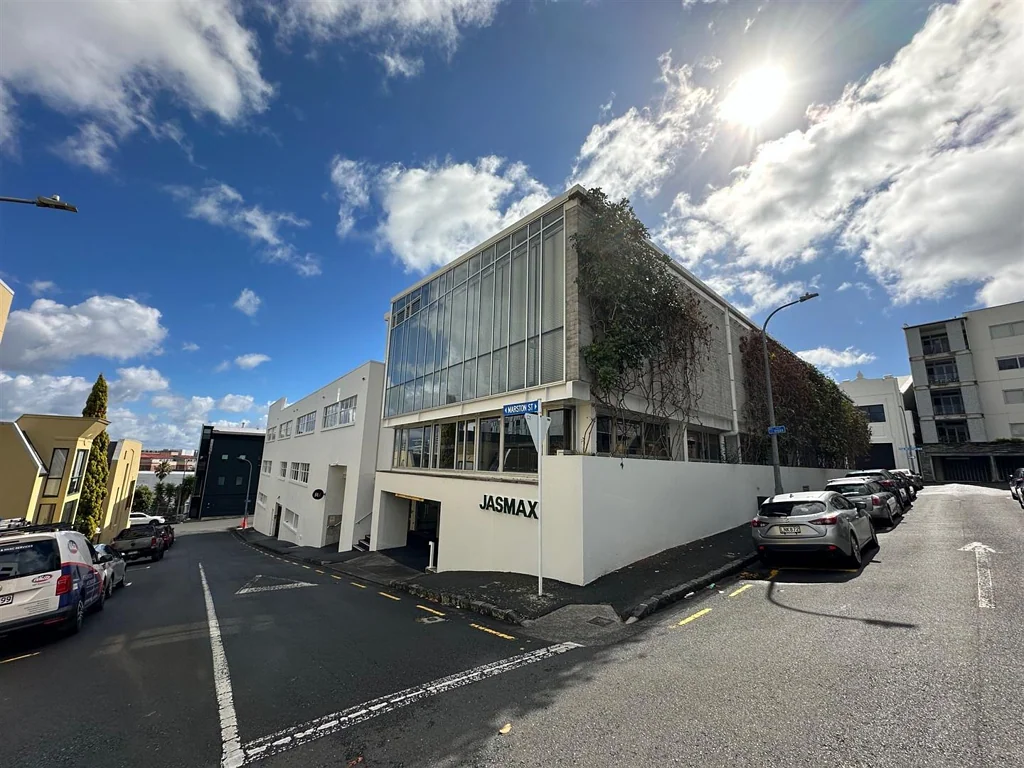 Parnell CBRE - Large Floorplate Raw Industrial Office