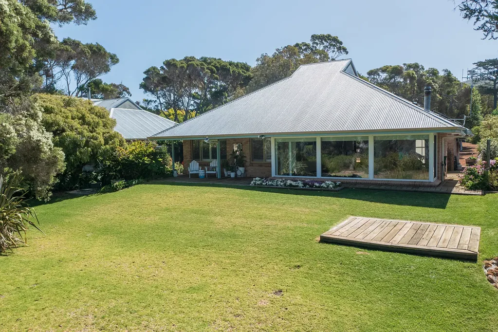 6 Rainbow Close, Ocean Beach, WA 6333