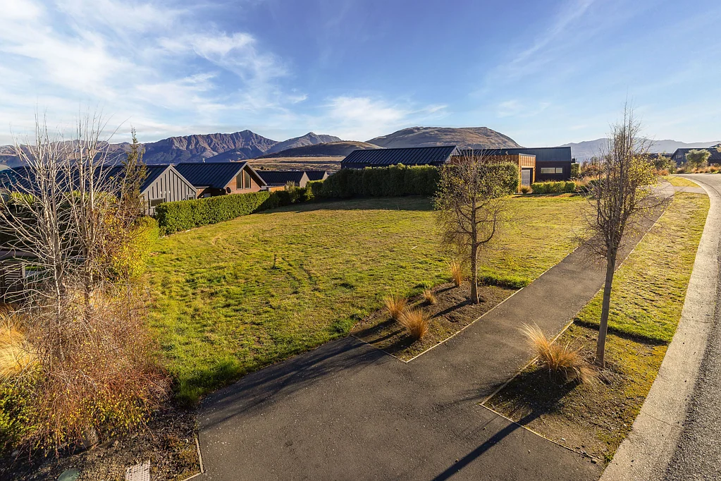 Jacks Point Premium section in Jack’s Point–build your future!