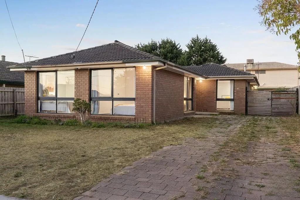 24 Bates Street, Cranbourne West, VIC 3977